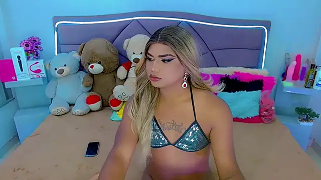 Snapshot of party_duo_trans chatting on 09.13.25 party duo trans online show from 09.13.25