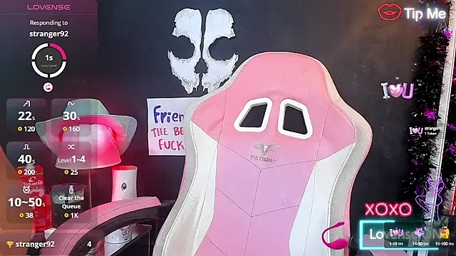 Snapshot of RoxaneEvans_ chatting on 03.08.25 RoxaneEvans  online show from 03.08.25