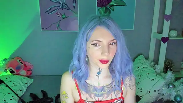 Snapshot of AnneTenet chatting on 12.21.24 AnneTenet online show from 12.21.24