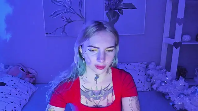 Snapshot of AnneTenet chatting on 12.22.24 AnneTenet online show from 12.22.24