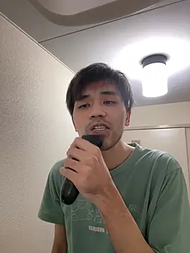 Snapshot of ryusei18570 chatting on 02.27.25 ryusei18570 online show from 02.27.25