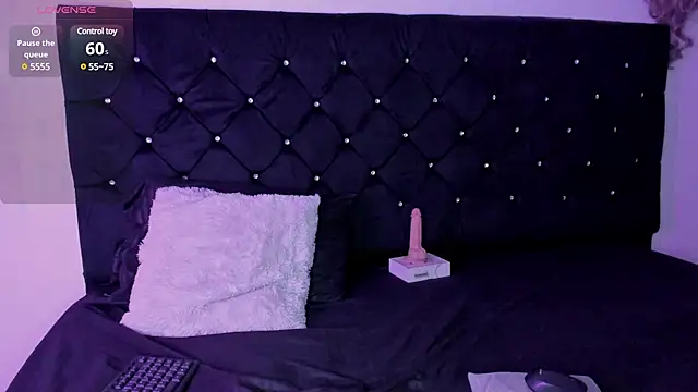 Snapshot of Natasha_by chatting on 03.10.25 Natasha by online show from 03.10.25