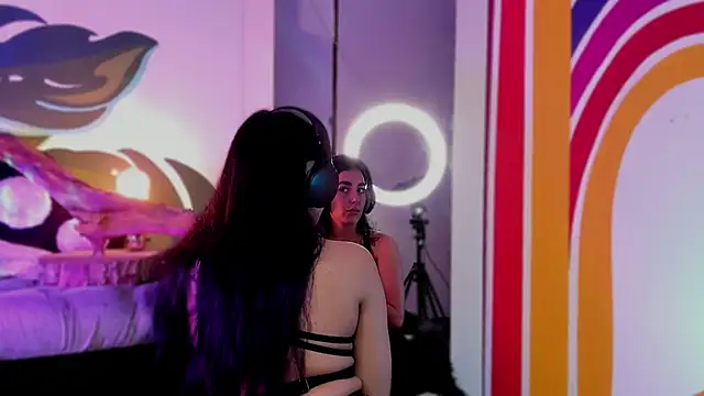 Snapshot of Alice_woodville chatting on 09.17.25 Alice woodville online show from 09.17.25