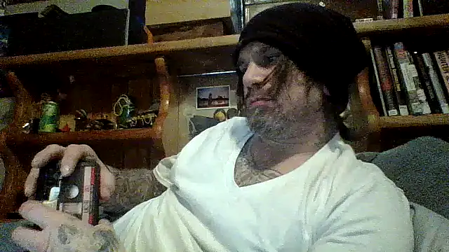 Snapshot of clitstitsandbongrips chatting on 12.11.24 clitstitsandbongrips online show from 12.11.24