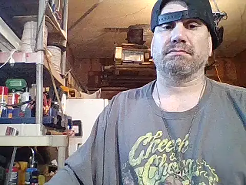 Snapshot of clitstitsandbongrips chatting on 01.28.25 clitstitsandbongrips online show from 01.28.25