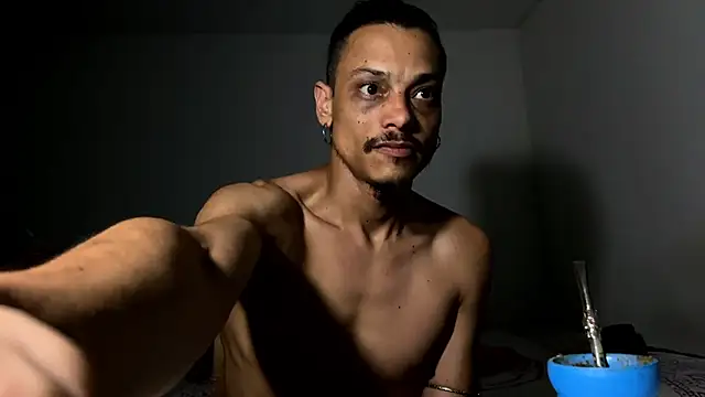 Snapshot of villanocat chatting on 12.23.24 villanocat online show from 12.23.24