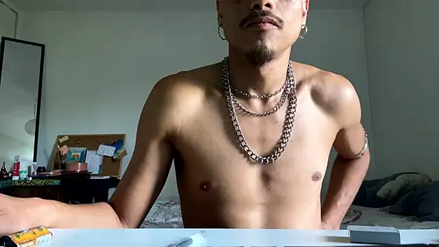 Snapshot of villanocat chatting on 12.26.24 villanocat online show from 12.26.24