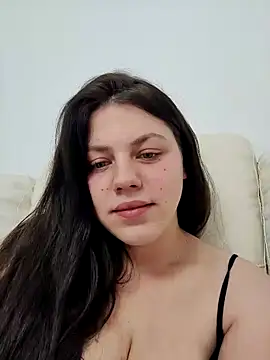 Snapshot of leeya_lee chatting on 01.27.25 leeya lee online show from 01.27.25