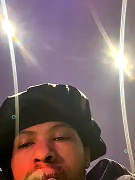 Snapshot of BlueIceCube chatting on 09.17.25 BlueIceCube online show from 09.17.25