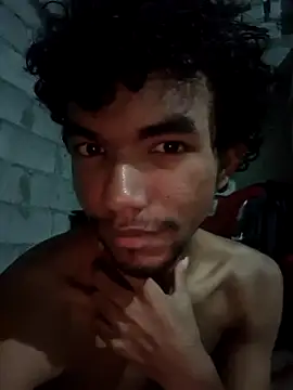 Snapshot of Reynold2608 chatting on 10.16.25 Reynold2608 online show from 10.16.25