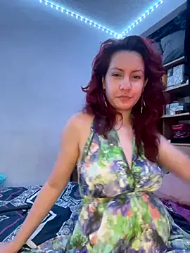 Snapshot of Nina-Chick777 chatting on 09.25.25 Nina-Chick777 online show from 09.25.25