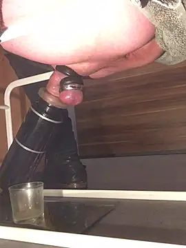 Snapshot of Inseminator69 chatting on 12.12.24 Inseminator69 online show from 12.12.24