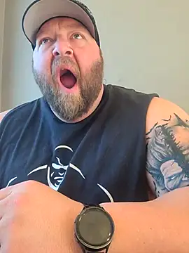 Snapshot of Strong_Bear89 chatting on 01.01.25 Strong Bear89 online show from 01.01.25