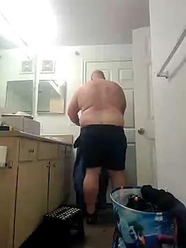 Snapshot of Strong_Bear89 chatting on 01.10.25 Strong Bear89 online show from 01.10.25