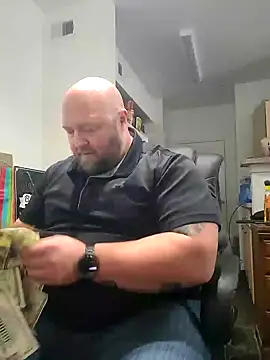 Snapshot of Strong_Bear89 chatting on 01.19.25 Strong Bear89 online show from 01.19.25