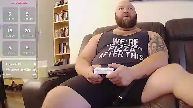 Snapshot of Strong_Bear89 chatting on 10.24.25 Strong Bear89 online show from 10.24.25