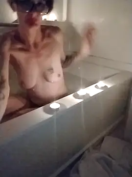 Snapshot of ivylee31 chatting on 01.29.25 ivylee31 online show from 01.29.25