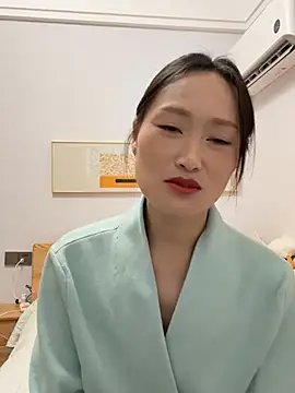Snapshot of Lfeiji chatting on 03.18.25 Lfeiji online show from 03.18.25