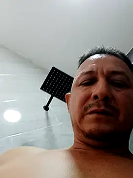 Snapshot of luchoarr chatting on 02.08.25 luchoarr online show from 02.08.25