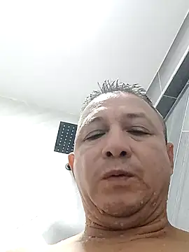 Snapshot of luchoarr chatting on 03.04.25 luchoarr online show from 03.04.25