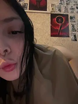 Snapshot of Pepe-pupu chatting on 12.23.24 Pepe-pupu online show from 12.23.24