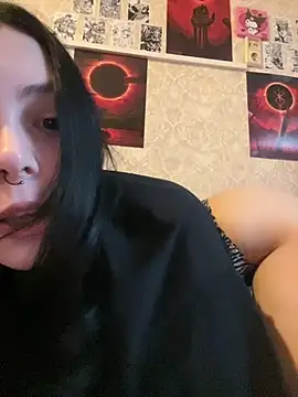 Snapshot of Pepe-pupu chatting on 02.18.25 Pepe-pupu online show from 02.18.25