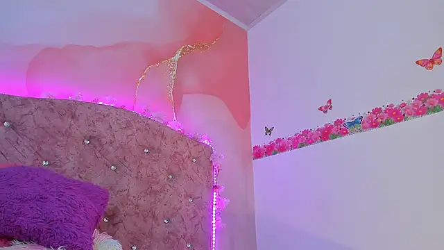 Snapshot of Bella__sweet chatting on 01.18.25 Bella sweet online show from 01.18.25