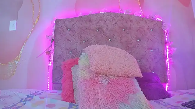 Snapshot of Bella__sweet chatting on 01.21.25 Bella sweet online show from 01.21.25