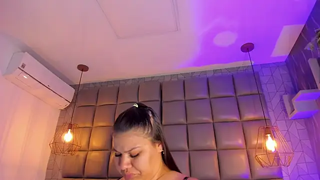 Snapshot of mile_uribe chatting on 03.15.25 mile uribe online show from 03.15.25