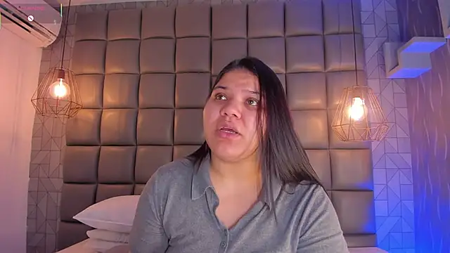 Snapshot of mile_uribe chatting on 09.19.25 mile uribe online show from 09.19.25