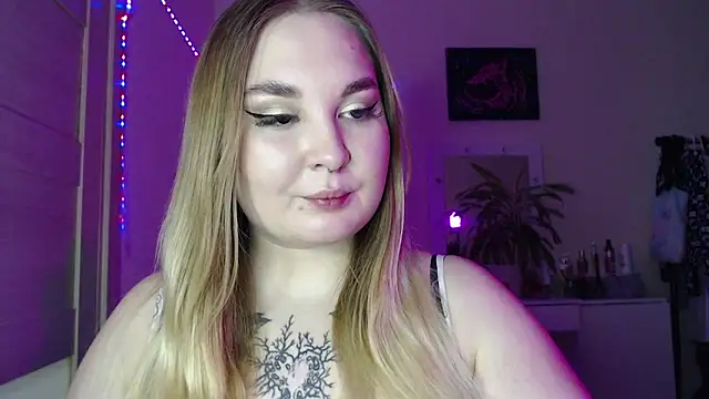 Snapshot of Greeenfriends6969 chatting on 02.08.25 Greeenfriends6969 online show from 02.08.25