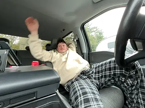 Snapshot of skittlez82 chatting on 10.18.25 skittlez82 online show from 10.18.25