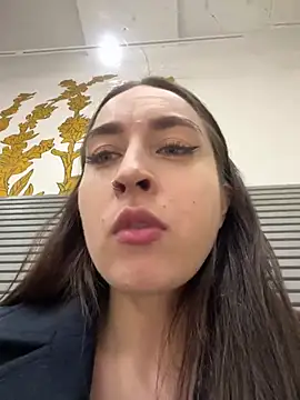 Snapshot of Holly_Play chatting on 12.24.24 Holly Play online show from 12.24.24