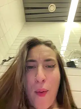 Snapshot of Holly_Play chatting on 01.14.25 Holly Play online show from 01.14.25