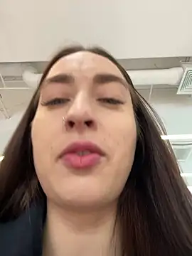 Snapshot of Holly_Play chatting on 01.21.25 Holly Play online show from 01.21.25