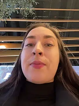 Snapshot of Holly_Play chatting on 01.23.25 Holly Play online show from 01.23.25