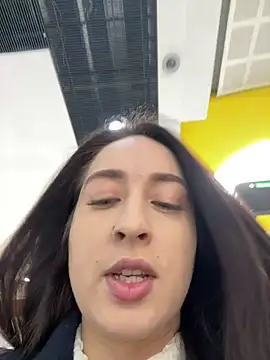 Snapshot of Holly_Play chatting on 03.17.25 Holly Play online show from 03.17.25
