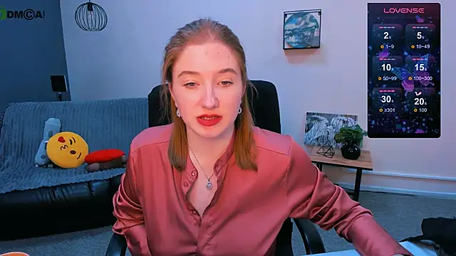 Snapshot of daisy_candy chatting on 12.24.24 daisy candy online show from 12.24.24