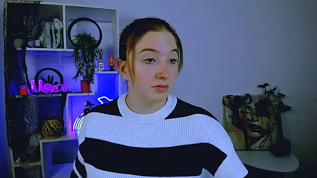 Snapshot of daisy_candy chatting on 10.31.25 daisy candy online show from 10.31.25