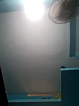 Snapshot of uthaman2271 chatting on 02.28.25 uthaman2271 online show from 02.28.25