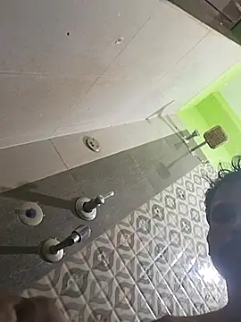 Snapshot of uthaman2271 chatting on 10.25.25 uthaman2271 online show from 10.25.25