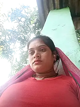 Snapshot of Chandni chatting on 01.20.25 Chandni online show from 01.20.25