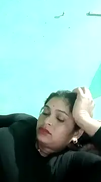 Snapshot of Chandni chatting on 01.22.25 Chandni online show from 01.22.25