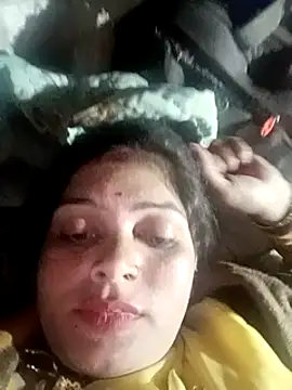 Snapshot of Chandni chatting on 01.26.25 Chandni online show from 01.26.25