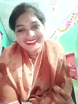 Snapshot of Chandni chatting on 02.05.25 Chandni online show from 02.05.25