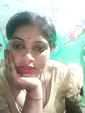 Snapshot of Chandni chatting on 02.17.25 Chandni online show from 02.17.25
