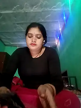 Snapshot of Chandni chatting on 02.18.25 Chandni online show from 02.18.25