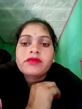 Snapshot of Chandni chatting on 02.21.25 Chandni online show from 02.21.25