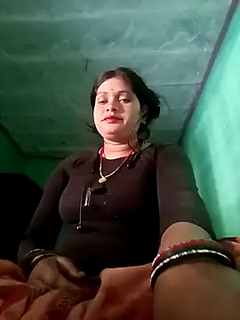 Snapshot of Chandni chatting on 03.08.25 Chandni online show from 03.08.25