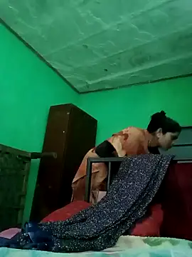 Snapshot of Chandni chatting on 03.08.25 Chandni online show from 03.08.25